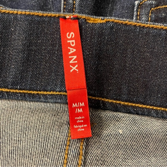 SPANX High waisted Pull on Flare Jeans in Midnight Shade (Dark blue) - Picture 7 of 7